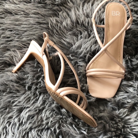 BP strappy show - Picture 2 of 3